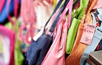 Buntes Taschenangebot der carla Krems