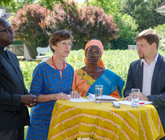 Start der Hungerkampagne 2016 im Garten der Caritas