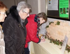 Trauerstationen des mobilen Hospizdienst der Caritas im Stift Lilienfeld - Klagemauer