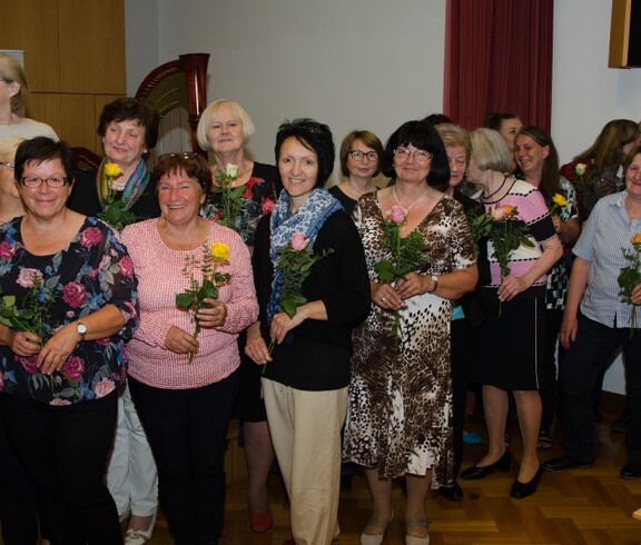 Feier zum 20 jährigen Jubiläum des Mobilen Hospizdienstes der Caritas St. Pölten - Gruppenfoto einiger Festgäste