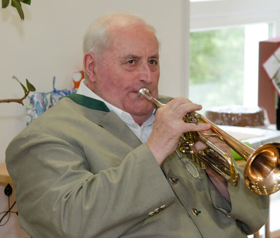 Weinpfarrer Hans Denk 73. Geburtstag im Haus Elisabeth