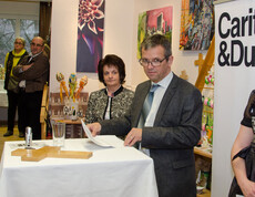Mitarbeiter bei der Feier des carla-Shops