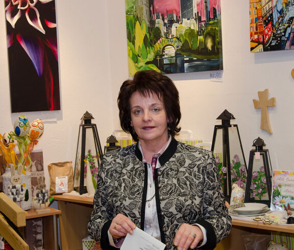 Mitarbeiterin des carla-Shops bei der Feier