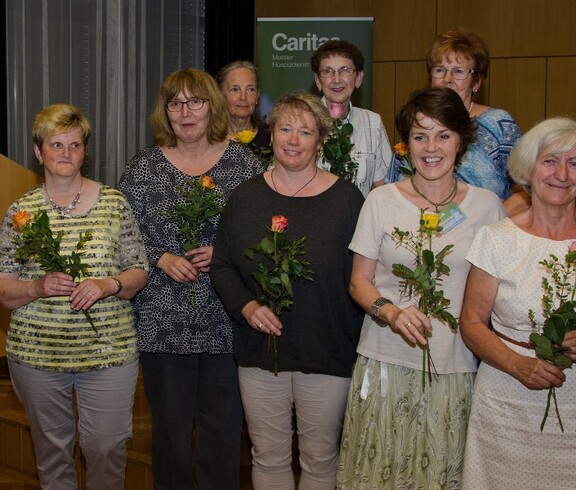 Feier zum 20 jährigen Jubiläum des Mobilen Hospizdienstes der Caritas St. Pölten - Gruppenfoto einiger Festgäste