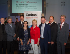 30-Jahr-Feier der Sozialstation Waidhofen/Ybbs - Gruppenbild von Caritas-Mitarbeitern