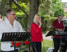 Sommerfest im Haus St. Eliabeth mit Schlagerstar Chris Heart © Karl Lahmer Sommerfest Haus St. Elisabeth Musiker