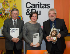 Der Direktor der Caritas St. Pölten und zwei weitere MItarbeiter bei Kinderkampagne