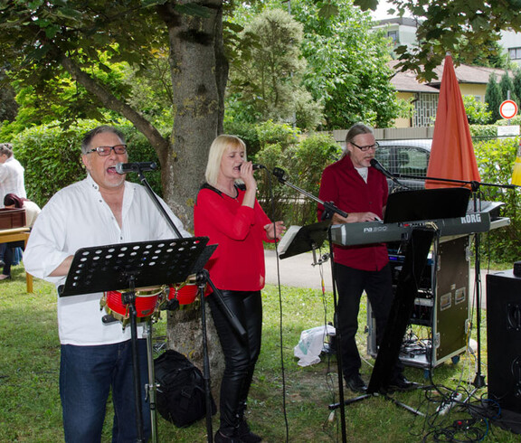 Sommerfest im Haus St. Eliabeth mit Schlagerstar Chris Heart © Karl Lahmer Sommerfest Haus St. Elisabeth Musiker