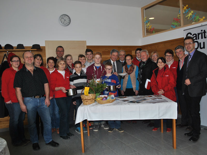 Caritas-Mitarbeiter am Suppensonntag in Groß-Gerungs